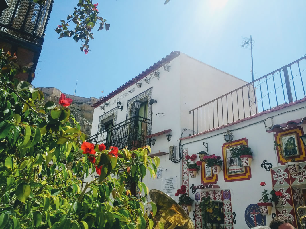 Casas del barrio de Santa Cruz Alicante