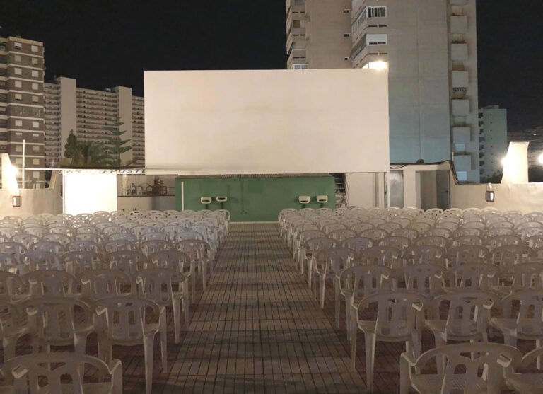 Cine de verano Costa Playa San Juan