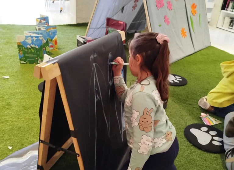 Talleres infantiles ‘Laboratorios de Letras e Imágenes’ en el MACA Laboratorios de Letras e Imágenes MACA