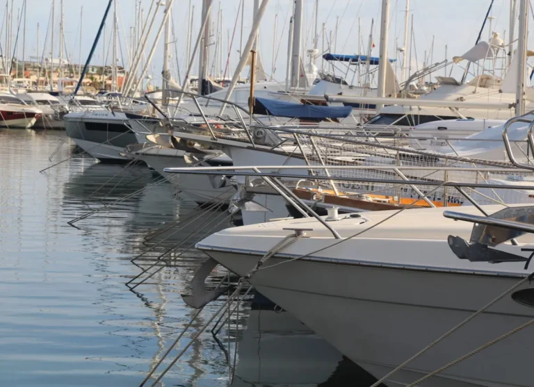 Los mejores lugares a los que puedes llegar en barco desde Alicante mejores lugares en barco desde alicante