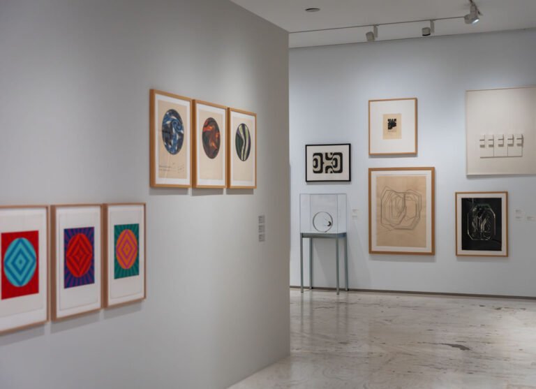 Exposición ‘Rigor lírico: el hilo no es lo mismo que la línea’ en el MACA Exposición Rigor Lírico MACA