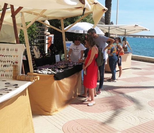 La feria artesanal de verano vuelve al Puerto de Jávea Feria Artesanal Puerto de Jávea