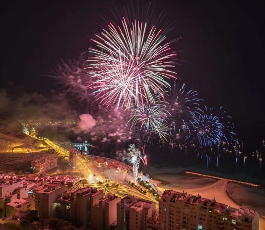 Concurso de fuegos artificiales en la Playa del Cocó Concurso castillo fuegos artificiales Hogueras Alicante 2026