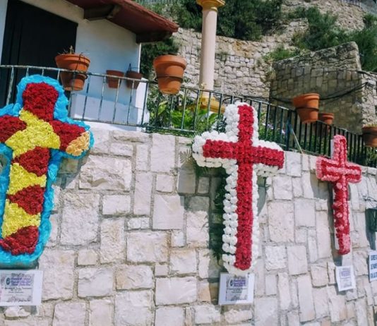 Fiestas Cruces de Mayo barrio Santa Cruz Alicante