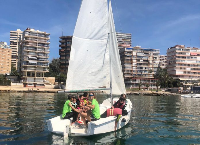 Cursos de vela infantil Club Náutico Alicante Costa Blanca
