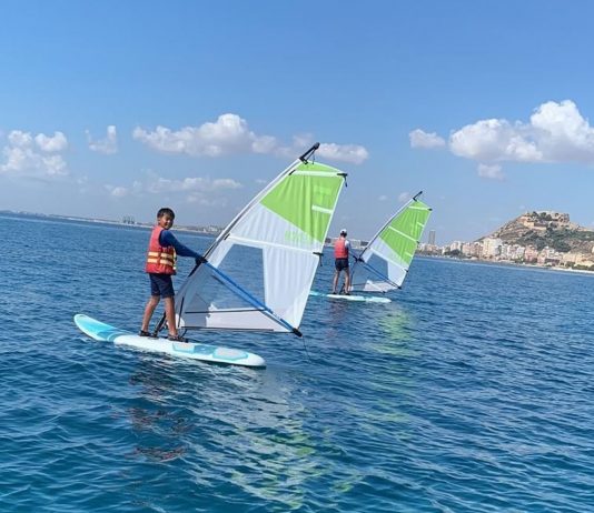 Cursos de windsurf infantil en el Club Náutico Alicante Costa Blanca Cursos Windsurf infantil Club Náutico Alicante Costa Blanca