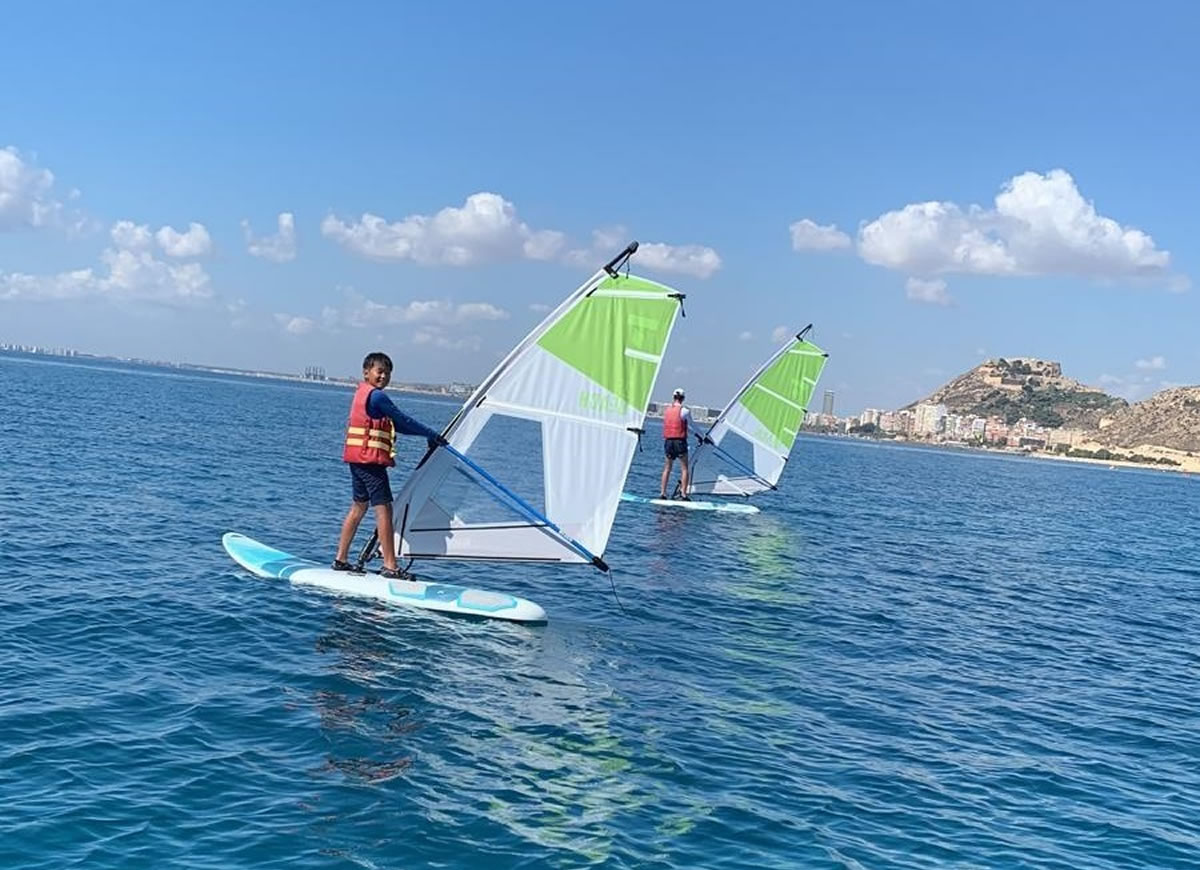 cursos-windsurf-infantil-club-nautico-alicante-costa-blanca Cursos Windsurf infantil Club Náutico Alicante Costa Blanca