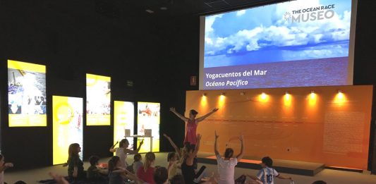 Yoga en familia Museo The Ocean Race Alicante
